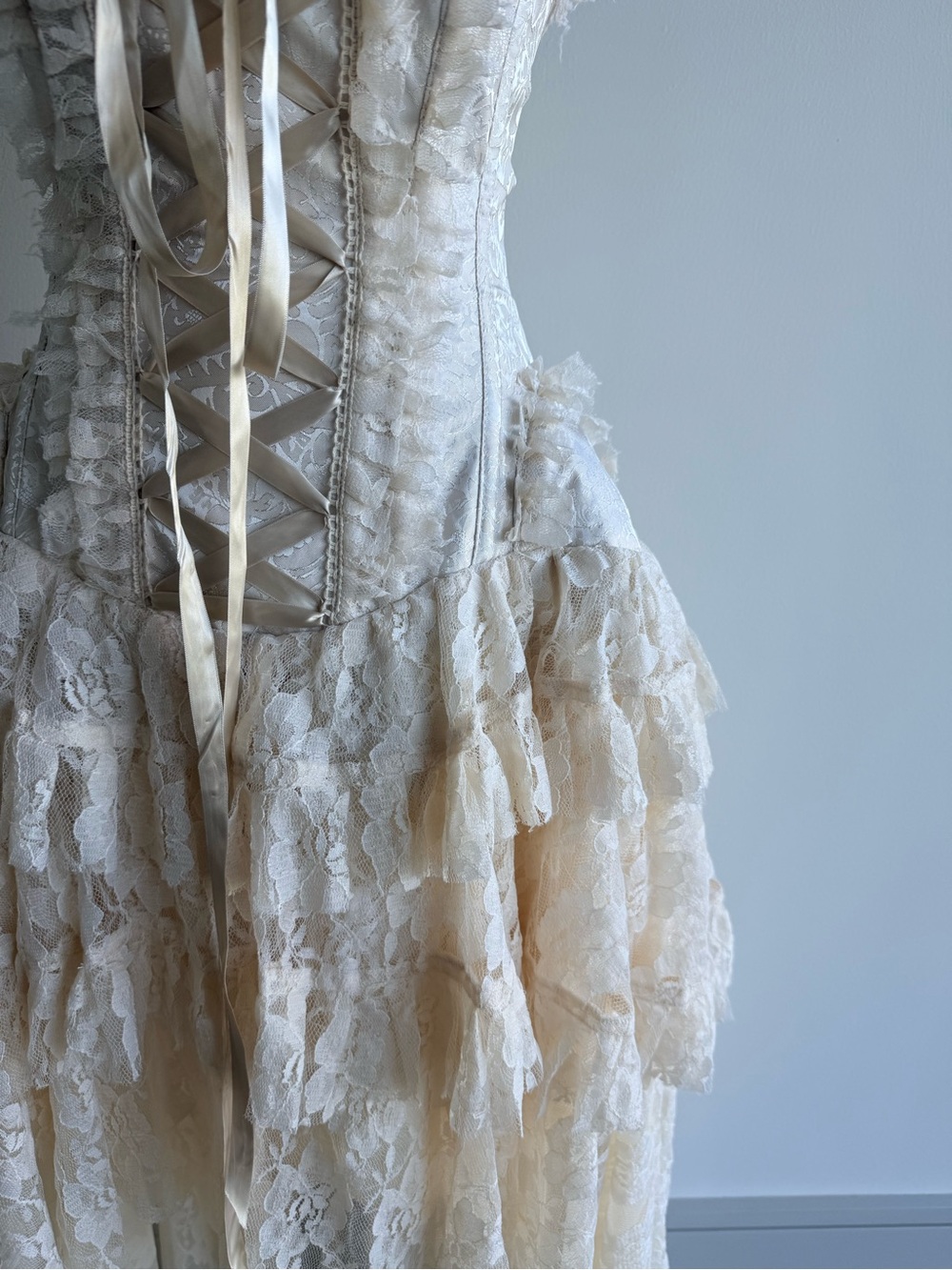 Victorian/Burlesque Lace Corset Dress in Ivory Champagne - Picture 11 of 12